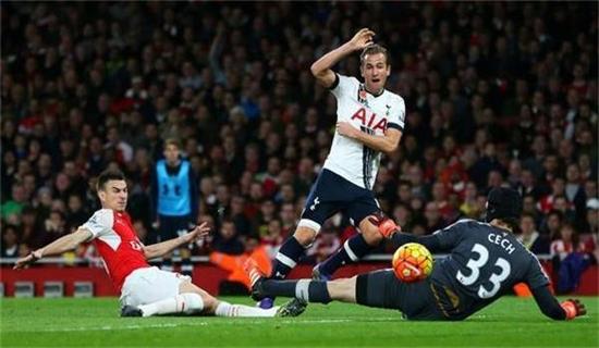 两队的教练 两队的教练